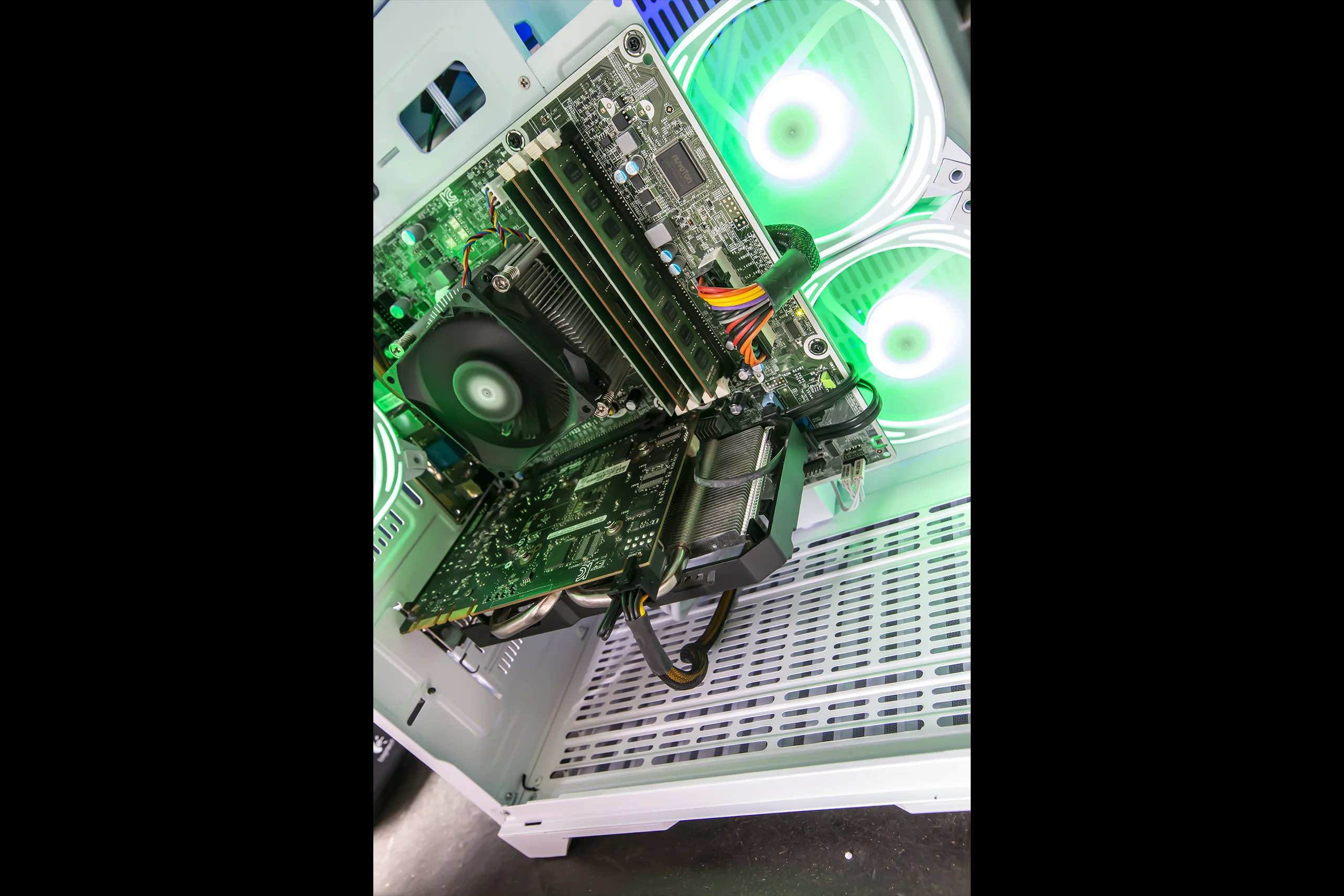PC Gamer GTHINKS Lyon — I5 4460 | GTX 760 2Go | 16Go DDR3 — photo 3