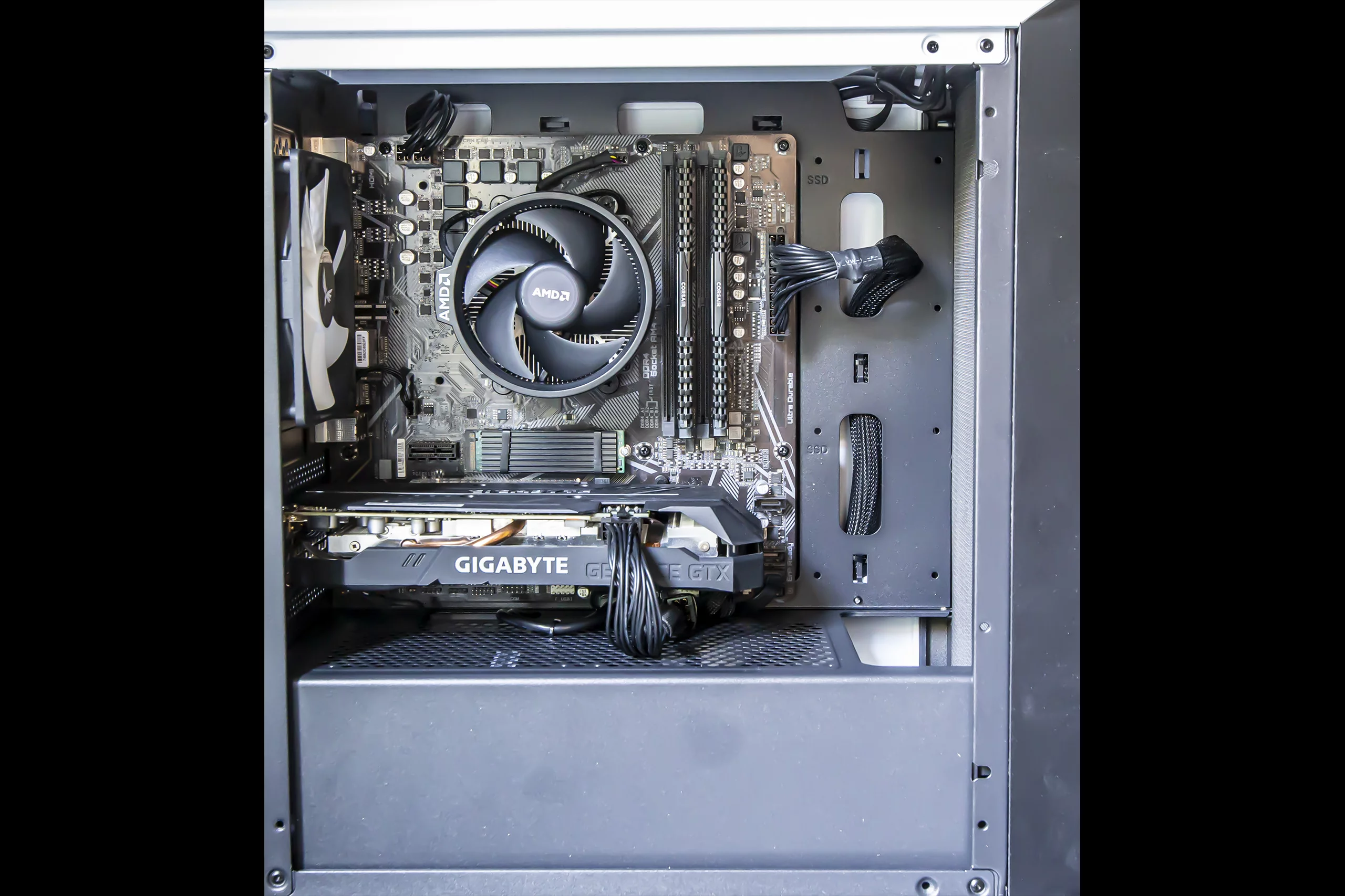 PC Gamer GTHINKS Lyon — R5 1600X  | GTX 1660 Super 6Go | 16Go DDR4 — photo 2