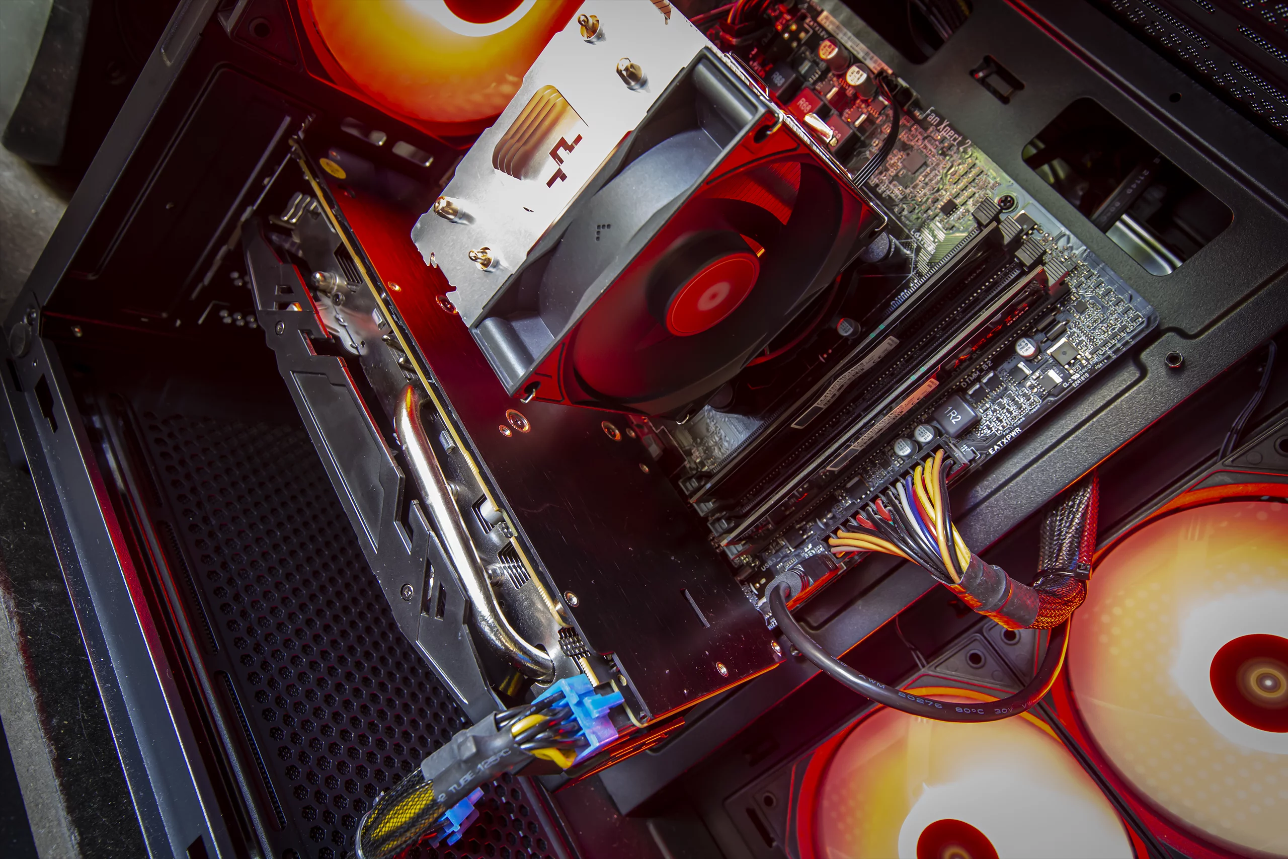 PC Gamer GTHINKS Lyon — I7 7700 | RX 580 8Go | 16Go DDR4 — photo 4