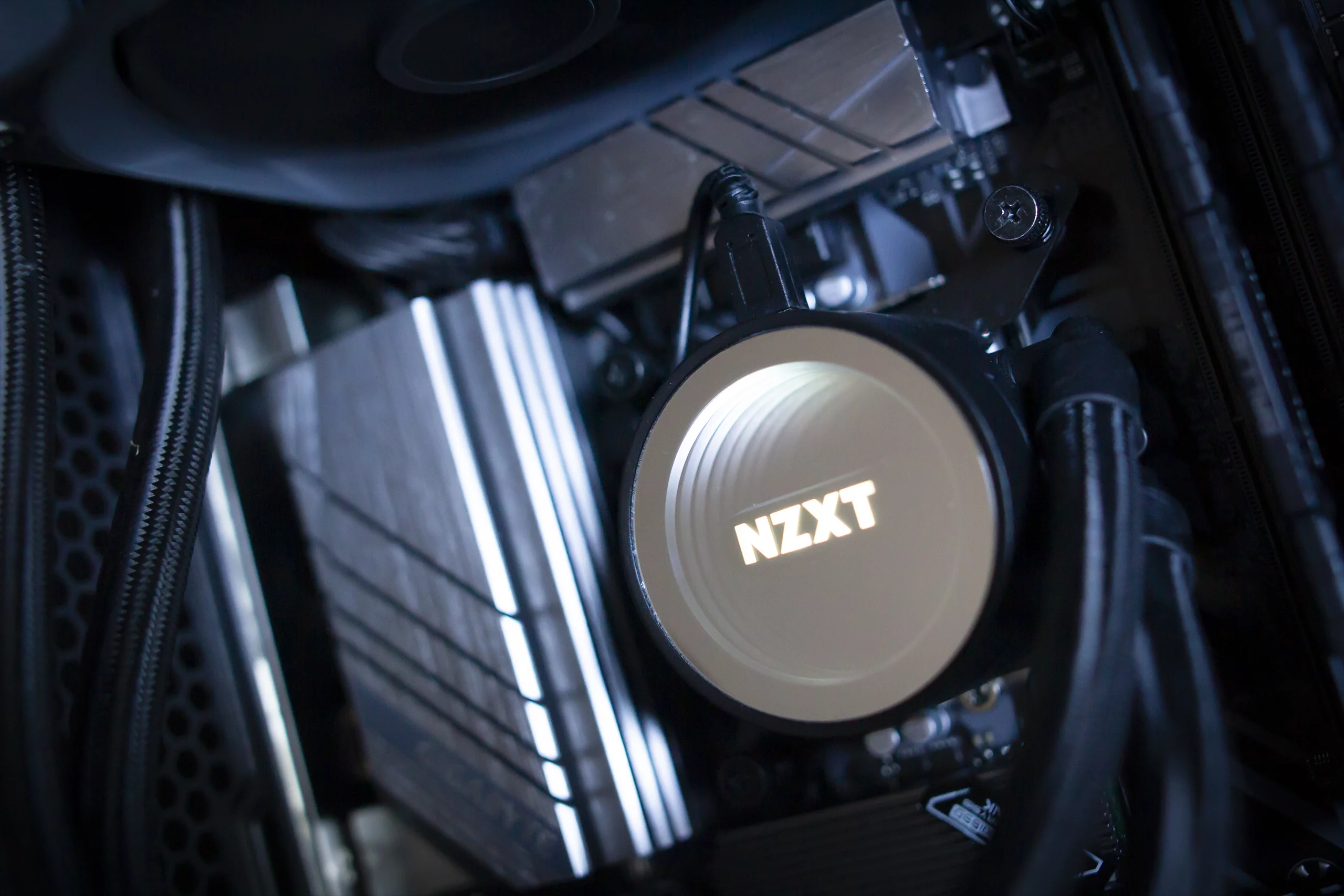 PC Gamer GTHINKS Lyon — I7 9700 | RTX 3060 12Go | 16Go DDR4 — photo 4