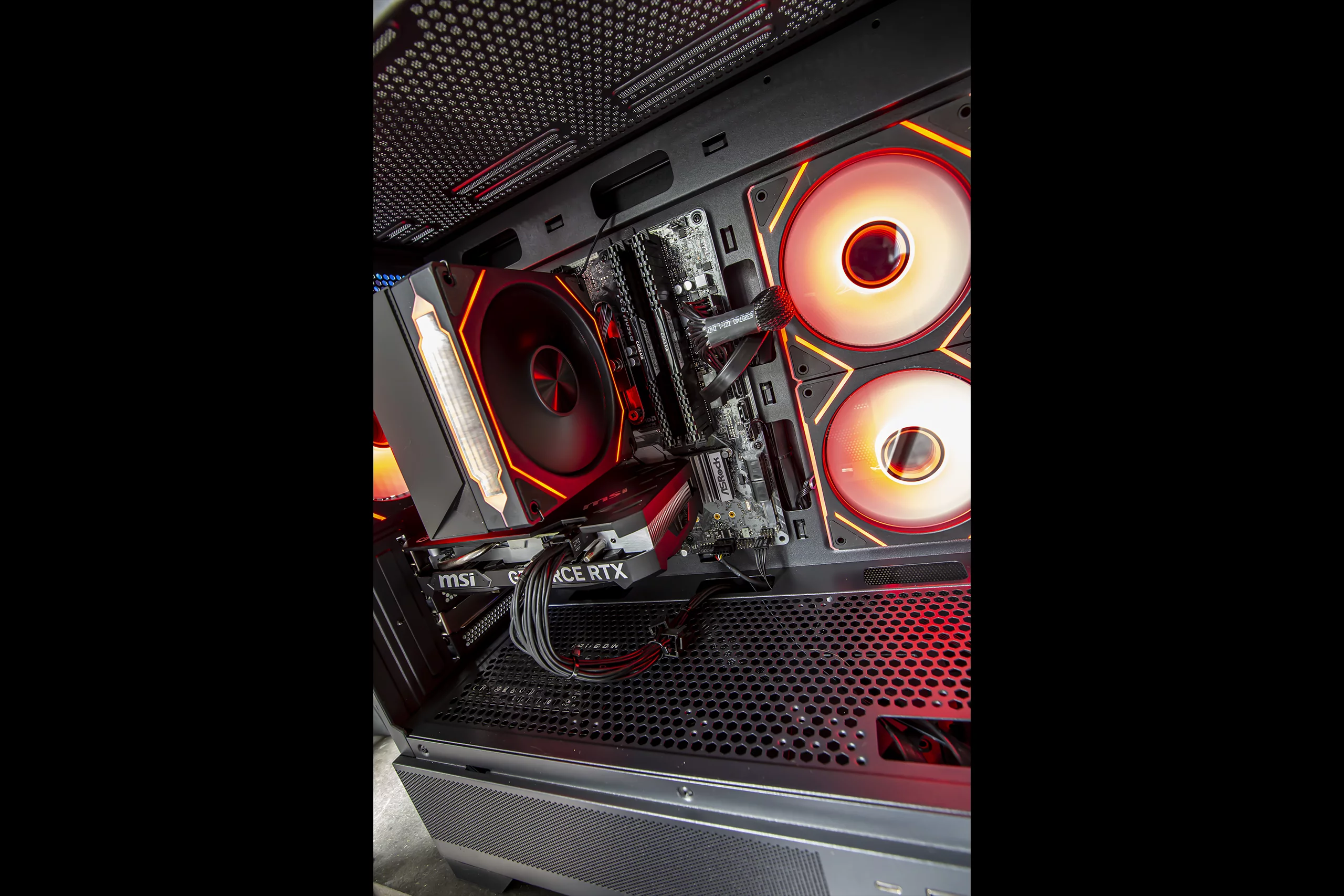 PC Gamer GTHINKS Lyon — i7 9700 | RTX 4060 | 16Go DDR4 — photo 4
