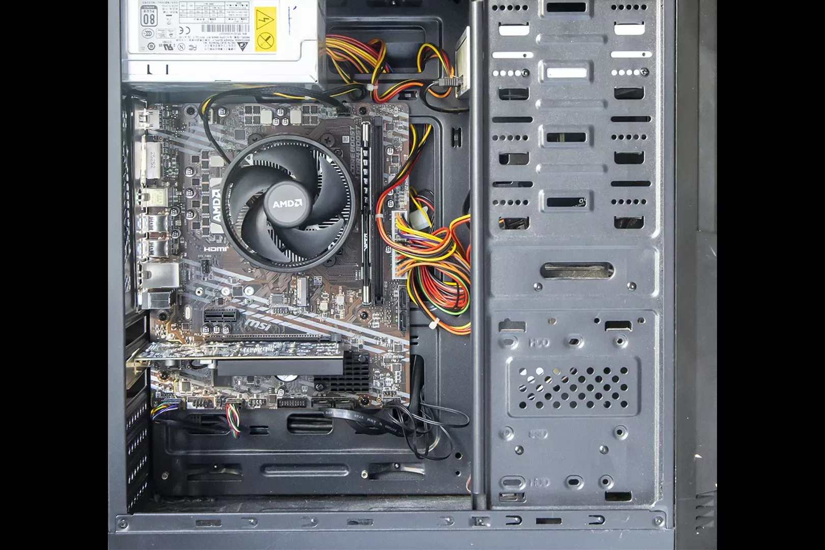 PC Gamer GTHINKS Lyon — Swap boîtier + Upgrade + Full clean — avant (vue 2)
